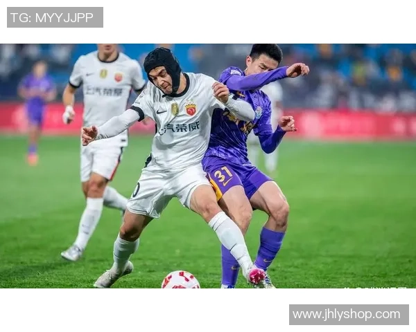 贵州人和与上海申花激战正酣谁能在中超赛场上笑到最后